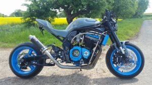 crotch rocket motorcycle