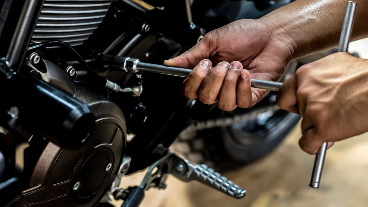 How to jump start a motorcycle
